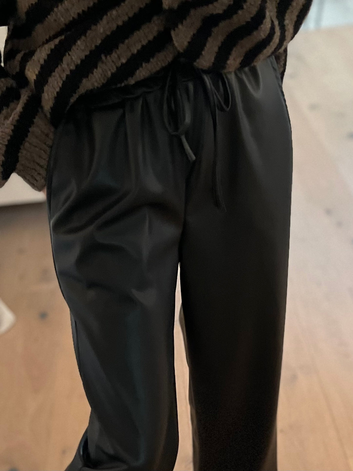 Hose Lily in Schwarz