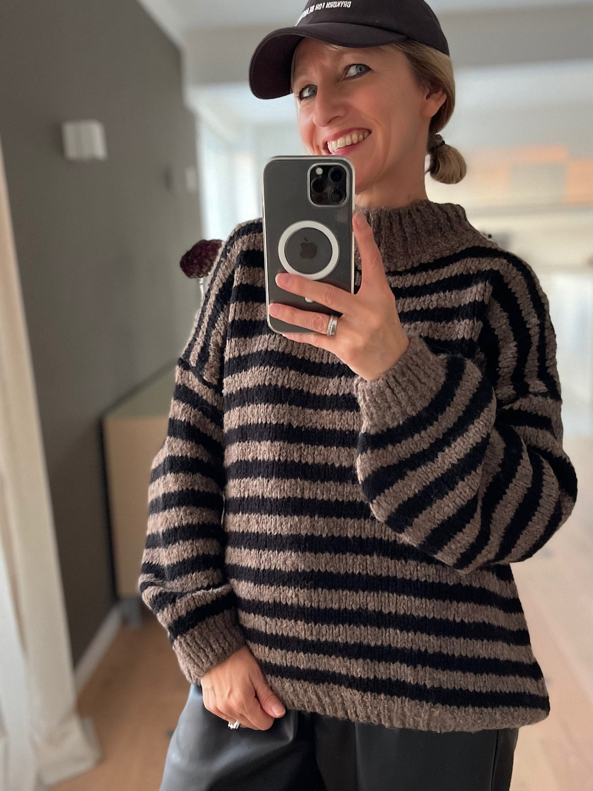 Pullover Lorena in Schwarz und Taupe