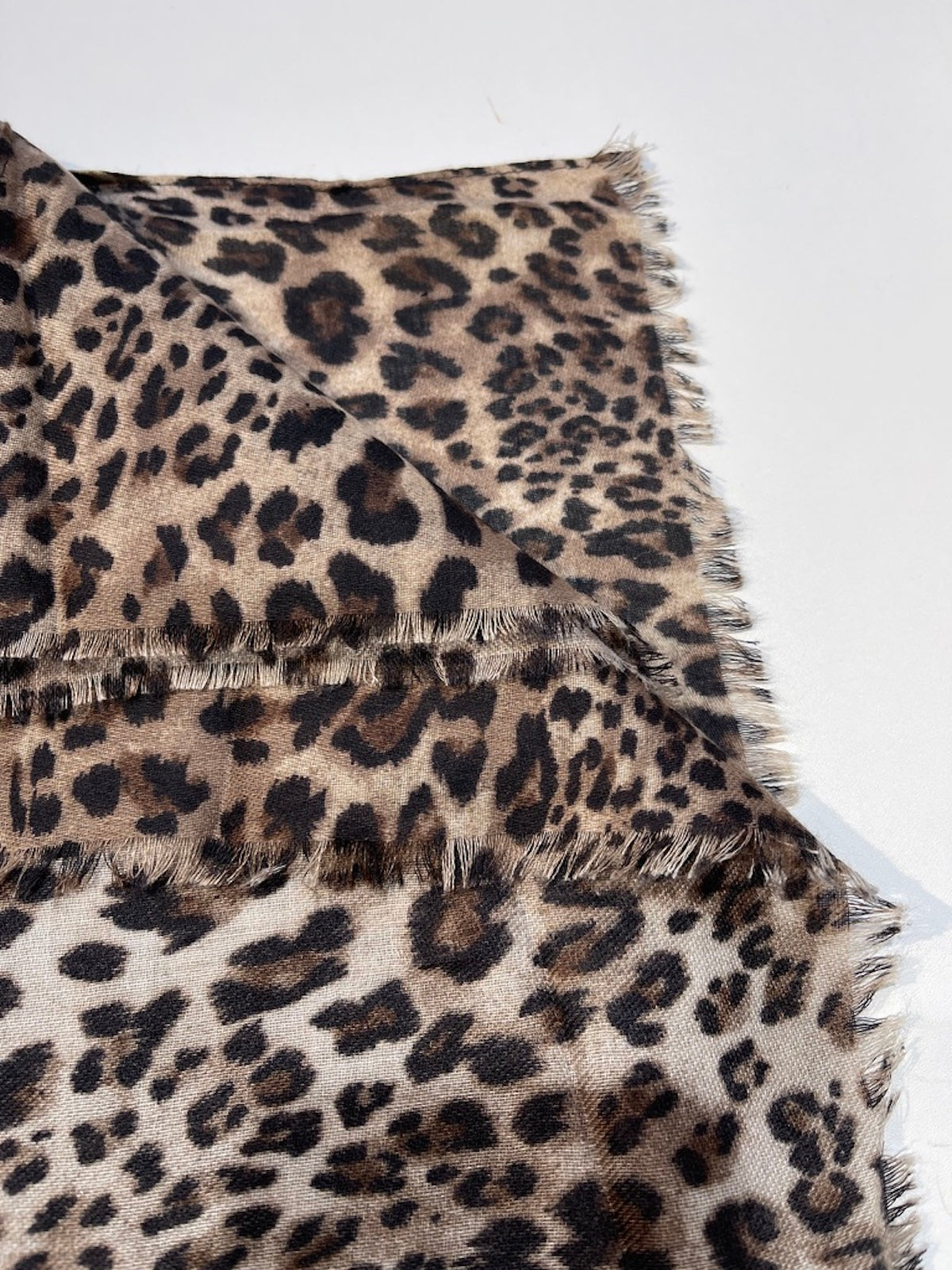 Tuch Leander im Leo Look