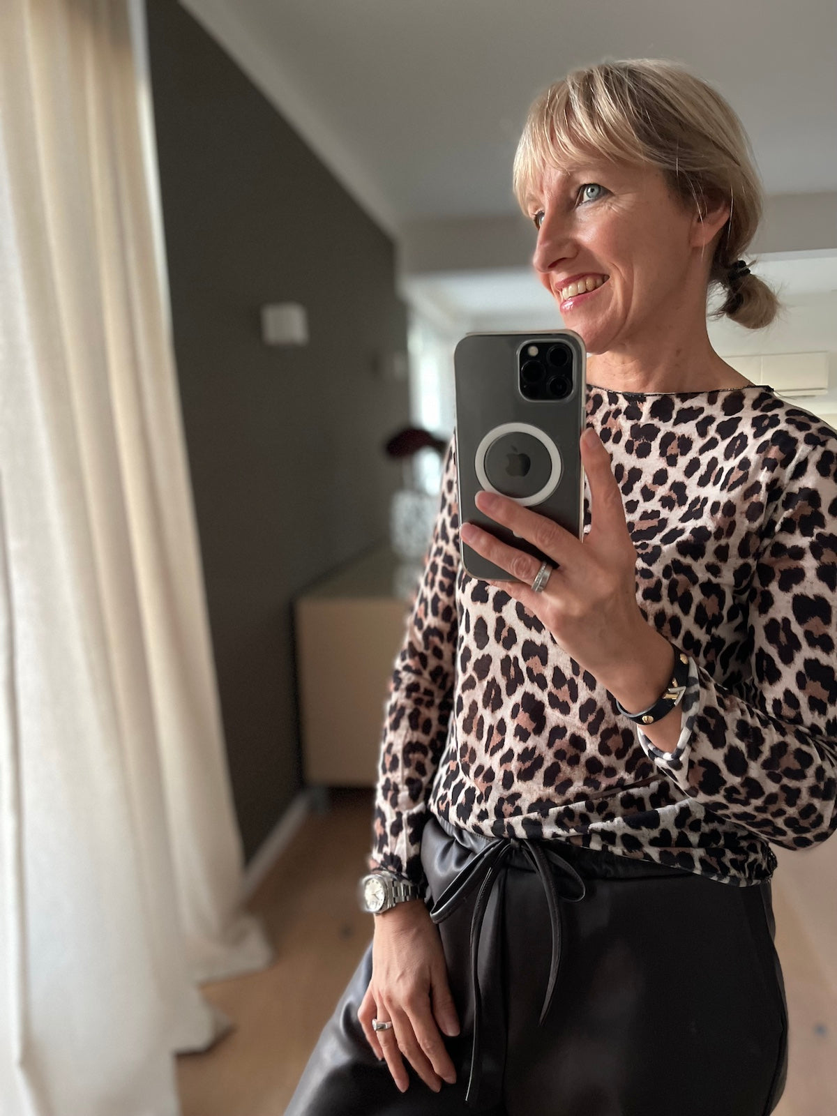 Shirt Hazel in Leo in Brauntönen