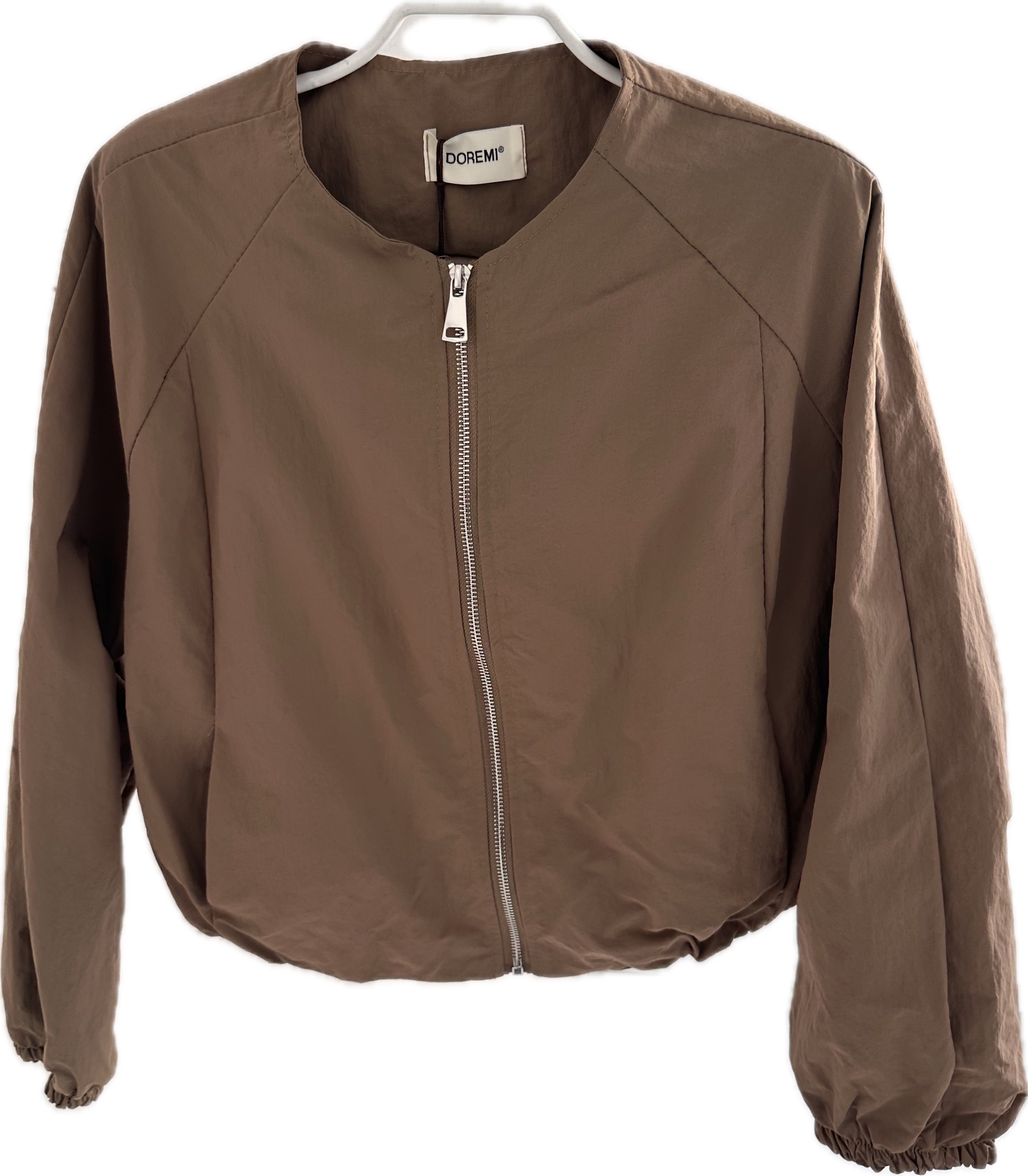 Lässige Damen Blouson-Jacke Doro in Braun mit silbernem Reißverschluss und Rundhalsausschnitt