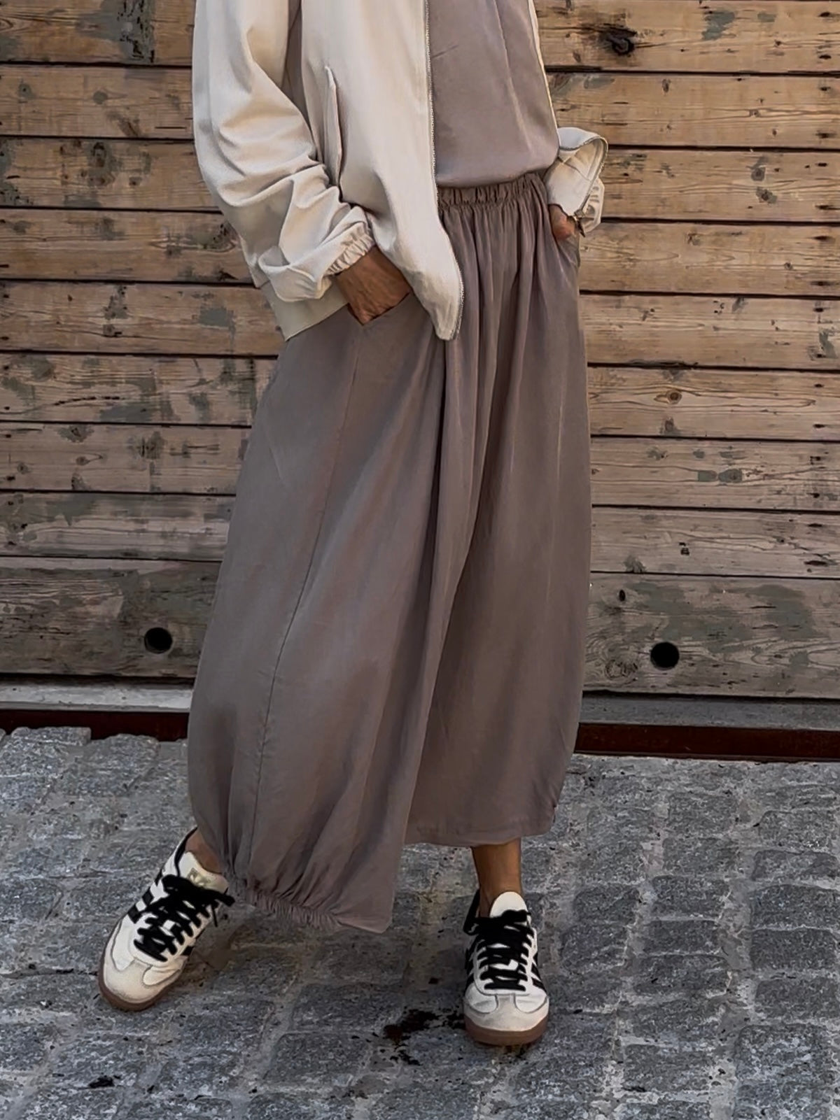 Rock Clara in Taupe