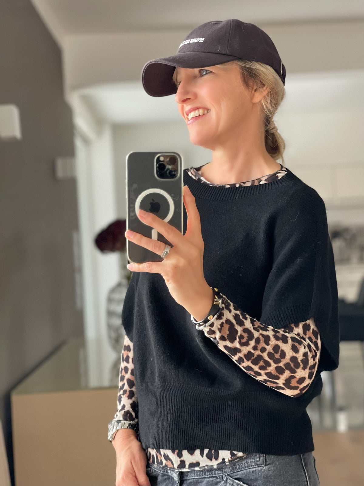 Pullover Alila in Schwarz