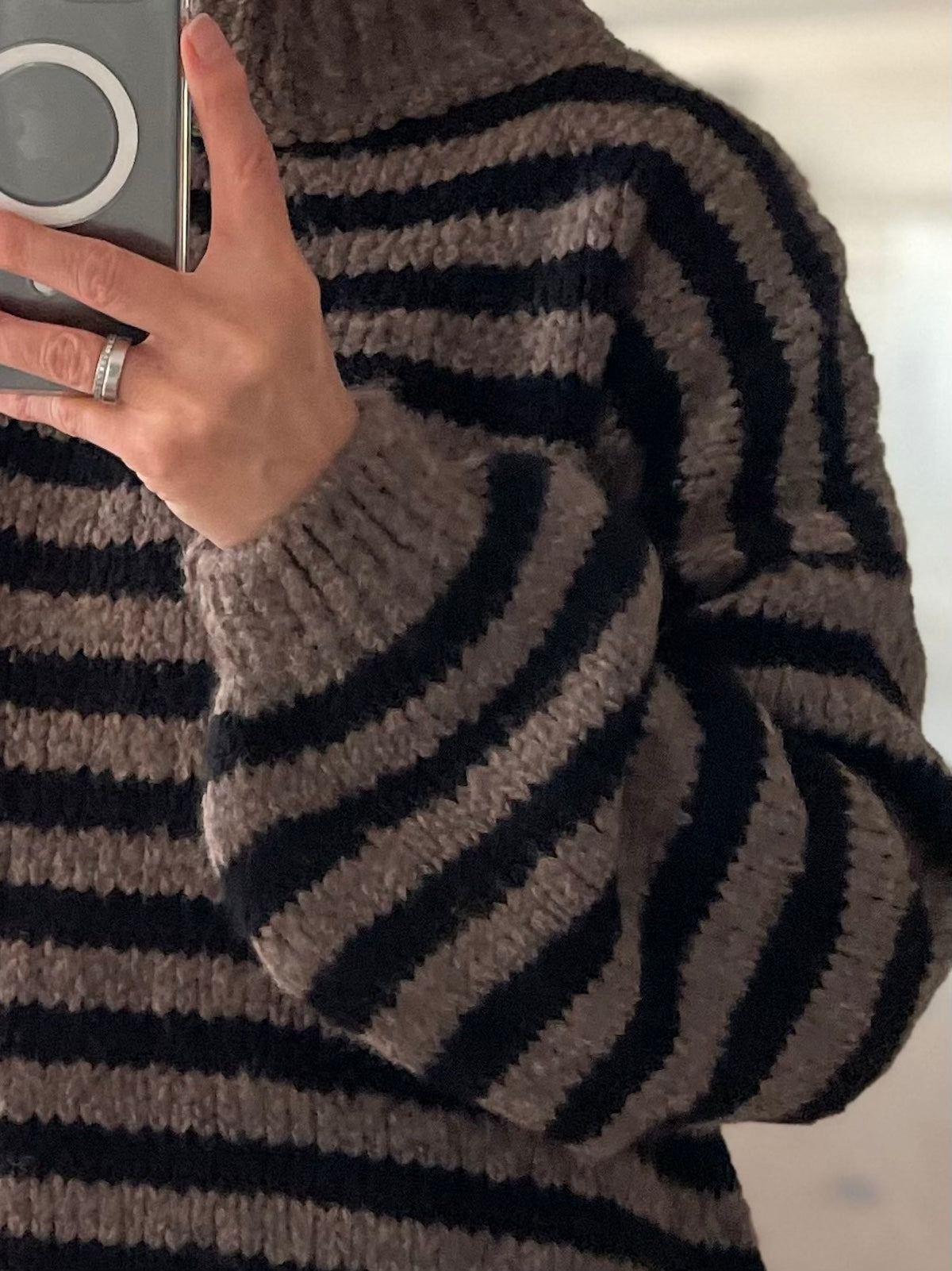 Pullover Lorena in Schwarz und Taupe