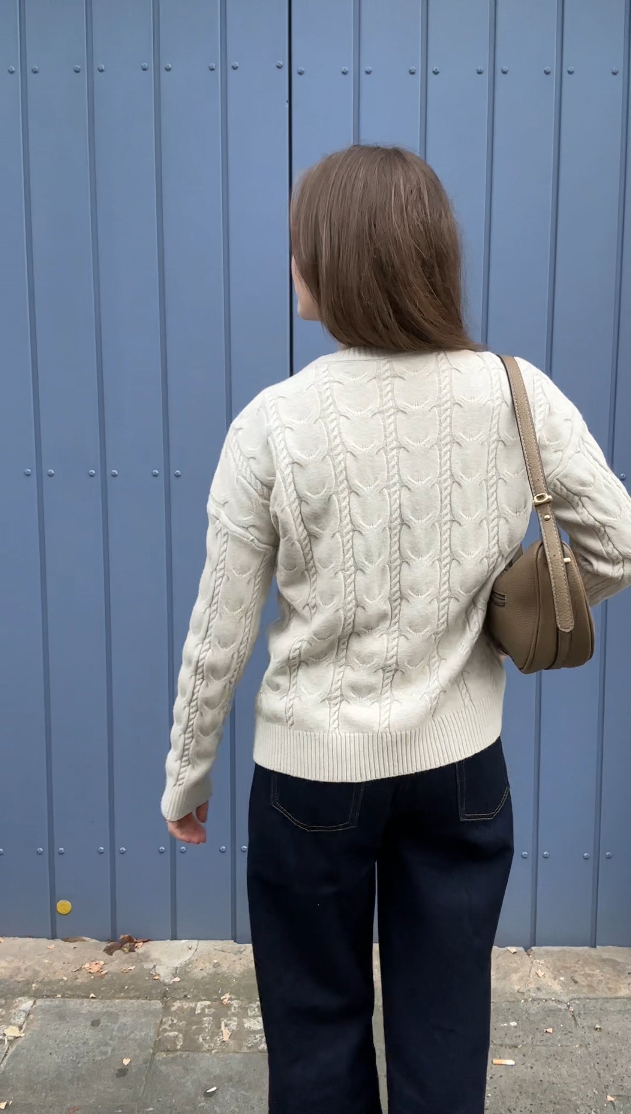 Pullover Sabrina mit Zopfmuster in Beige