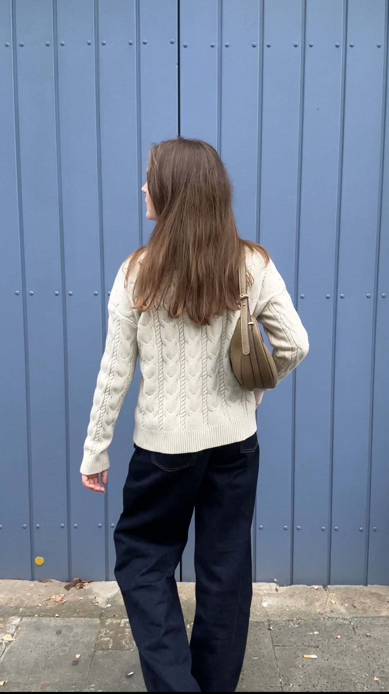 Pullover Sabrina mit Zopfmuster in Beige