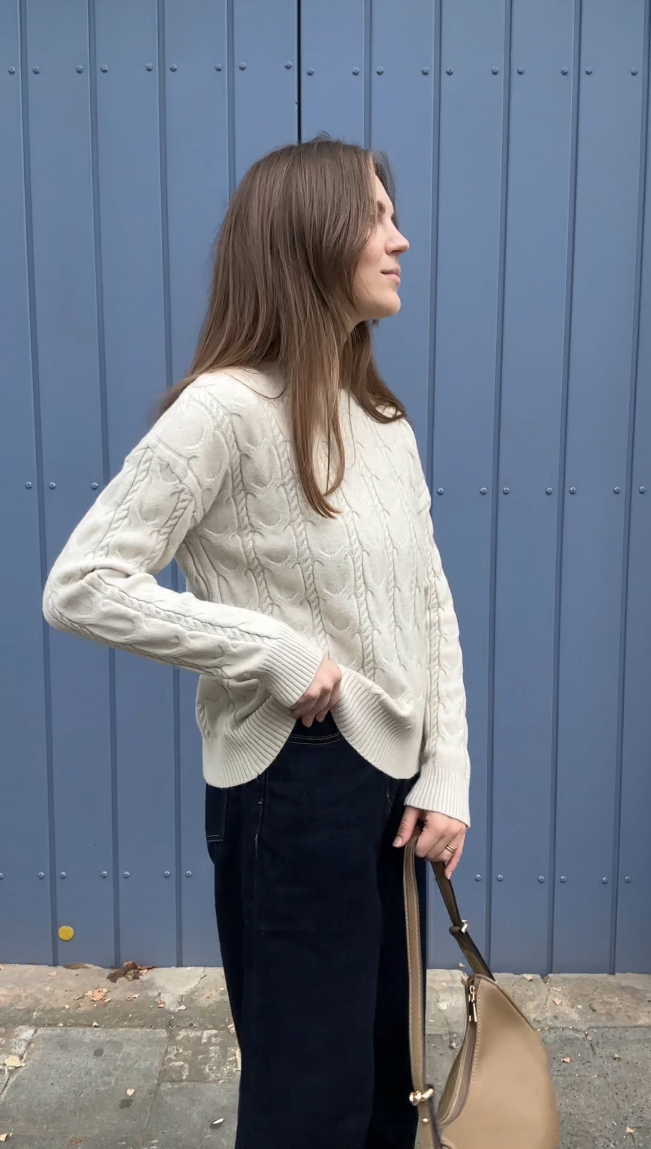 Pullover Sabrina mit Zopfmuster in Beige