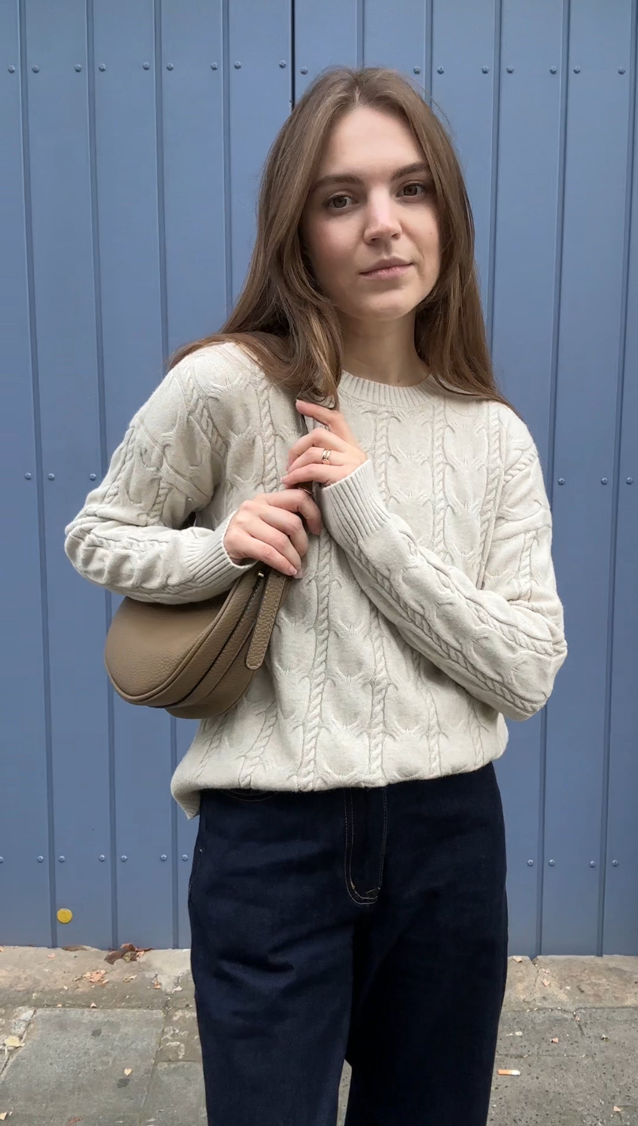 Pullover Sabrina mit Zopfmuster in Beige