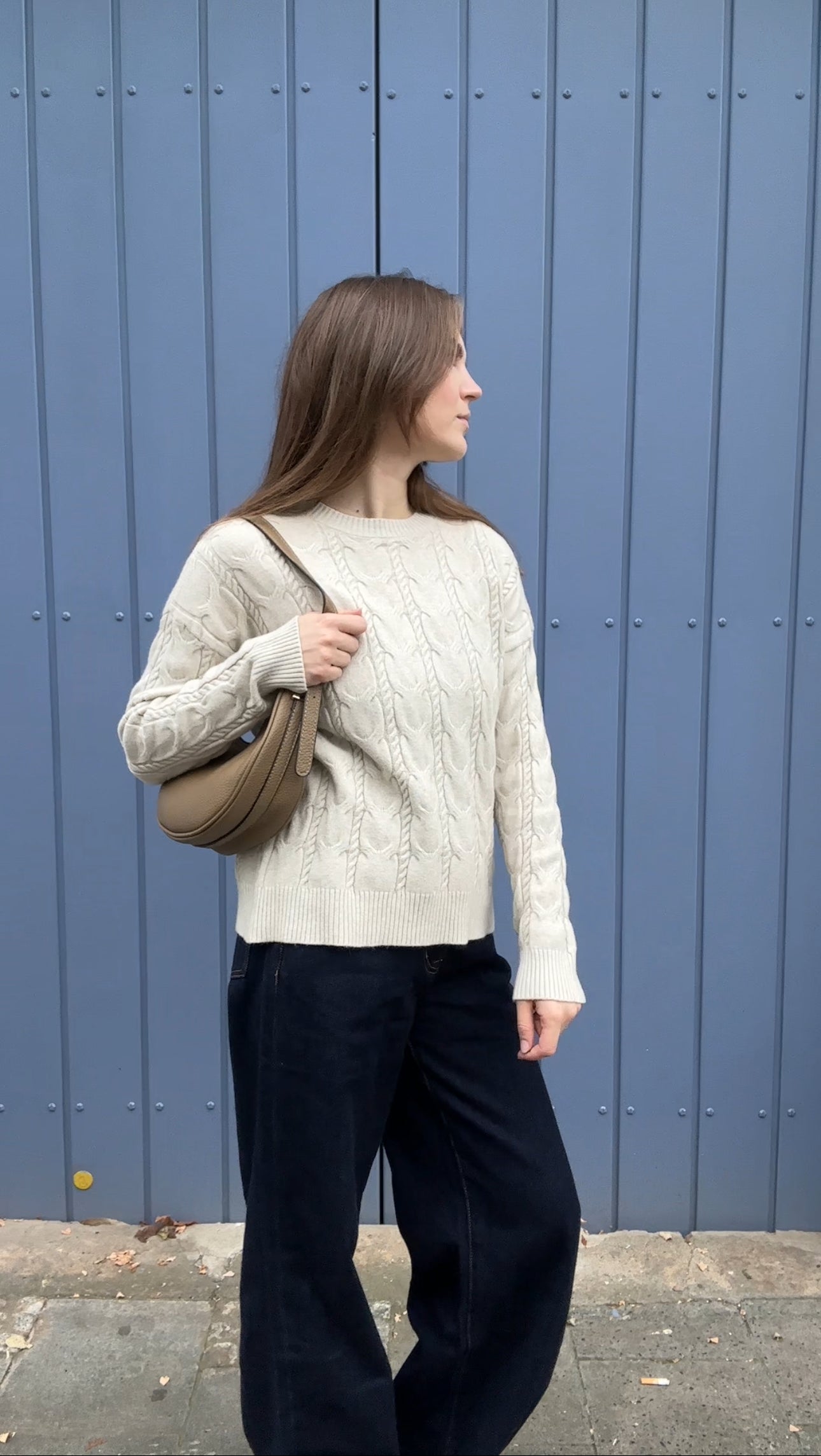 Pullover Sabrina mit Zopfmuster in Beige