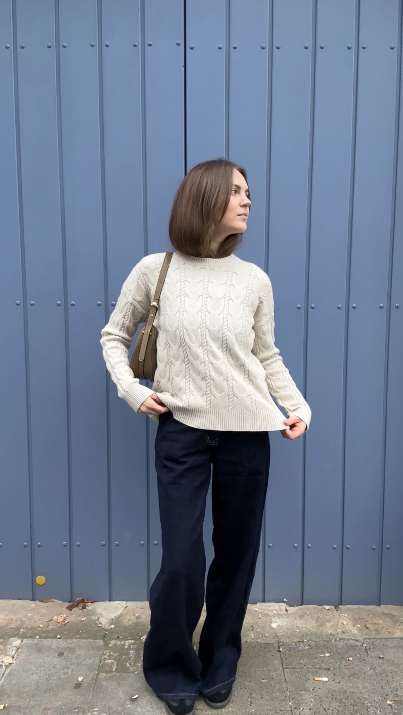 Pullover Sabrina mit Zopfmuster in Beige