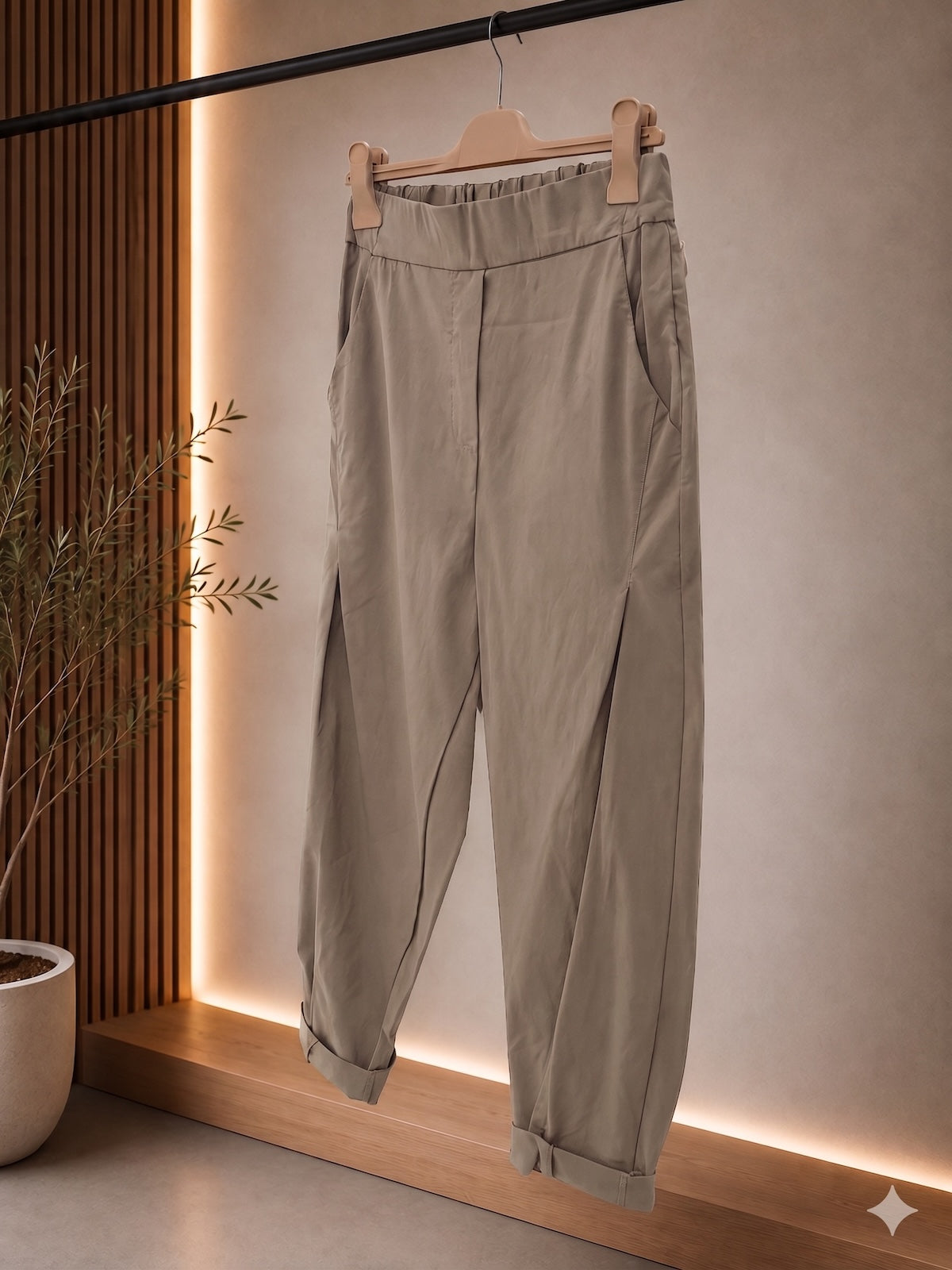 Hose Larissa in Stone